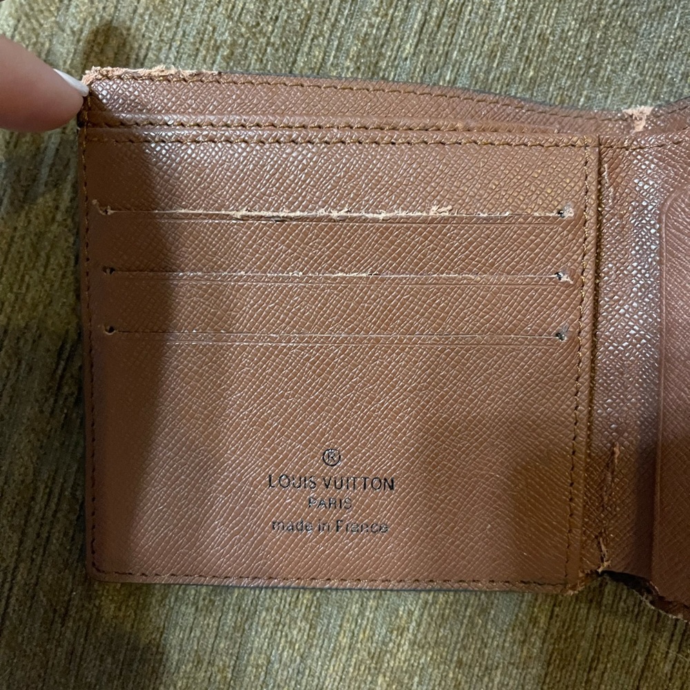 Wallet - Picture 3 of 6